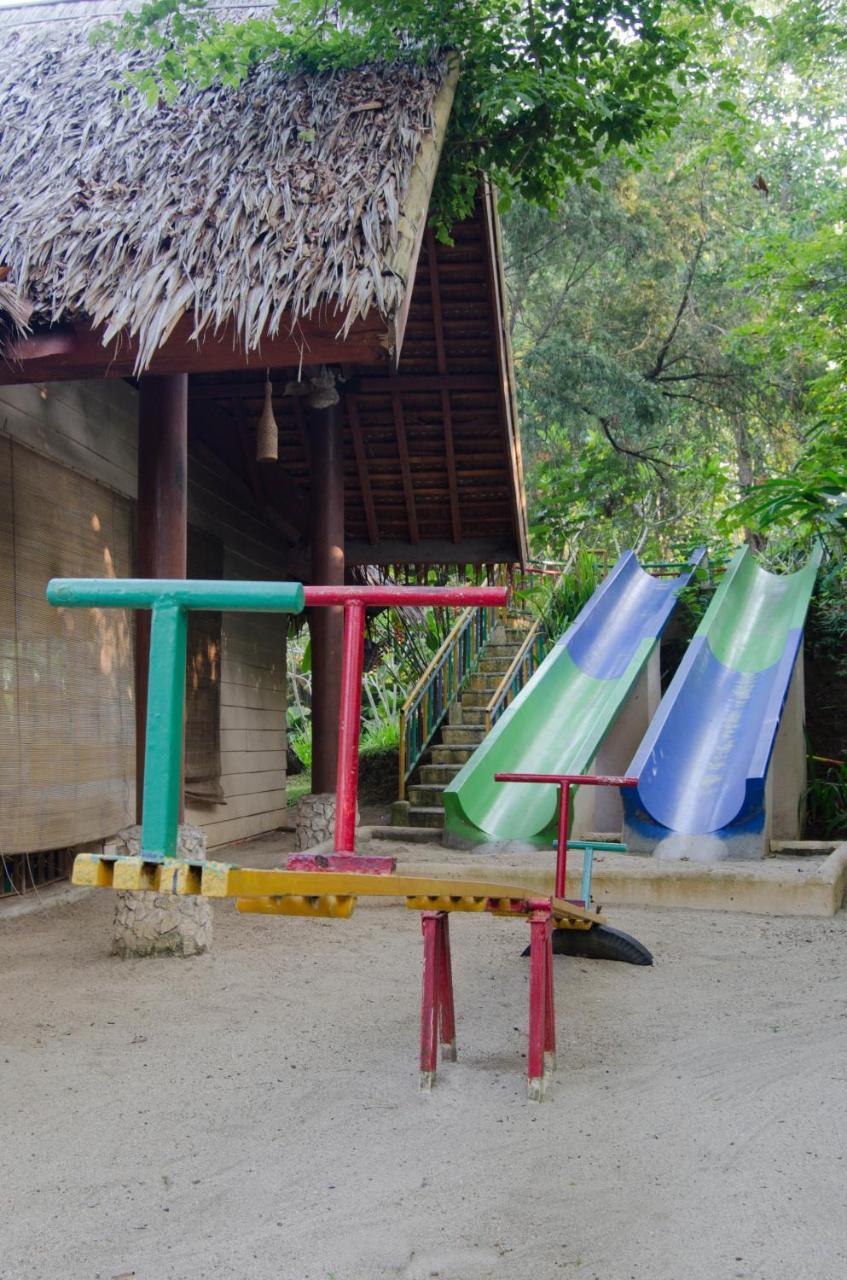 Hawaii Resort Family Suites Anyer Esterno foto
